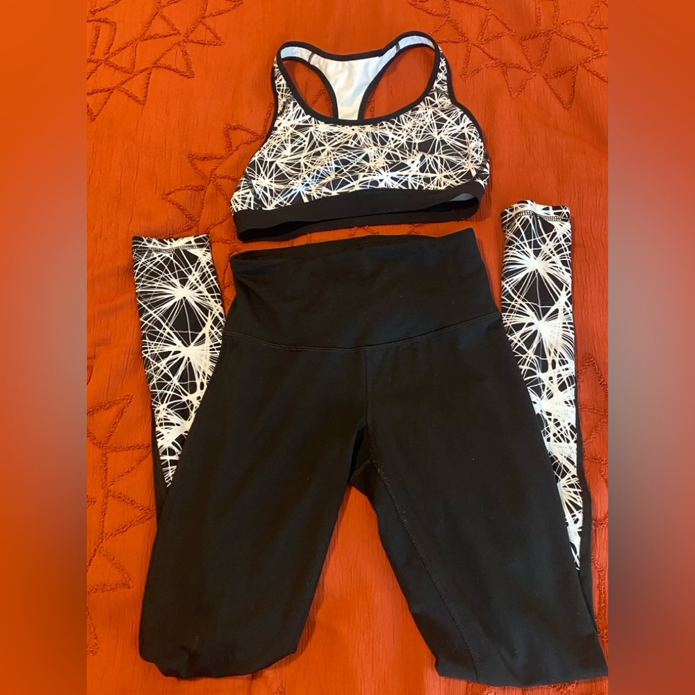 C9 by Champion Black and White Sports Bra and Leggings Set